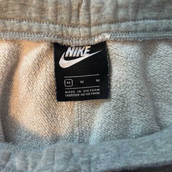Nike Sweatpants Women’s Grey - Picture 3 of 3